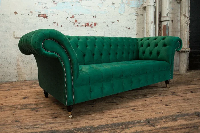 Beige Luxus Polstermöbel Modern Desing Dreisitzer Sofa Wohnzimmer Einrichtung